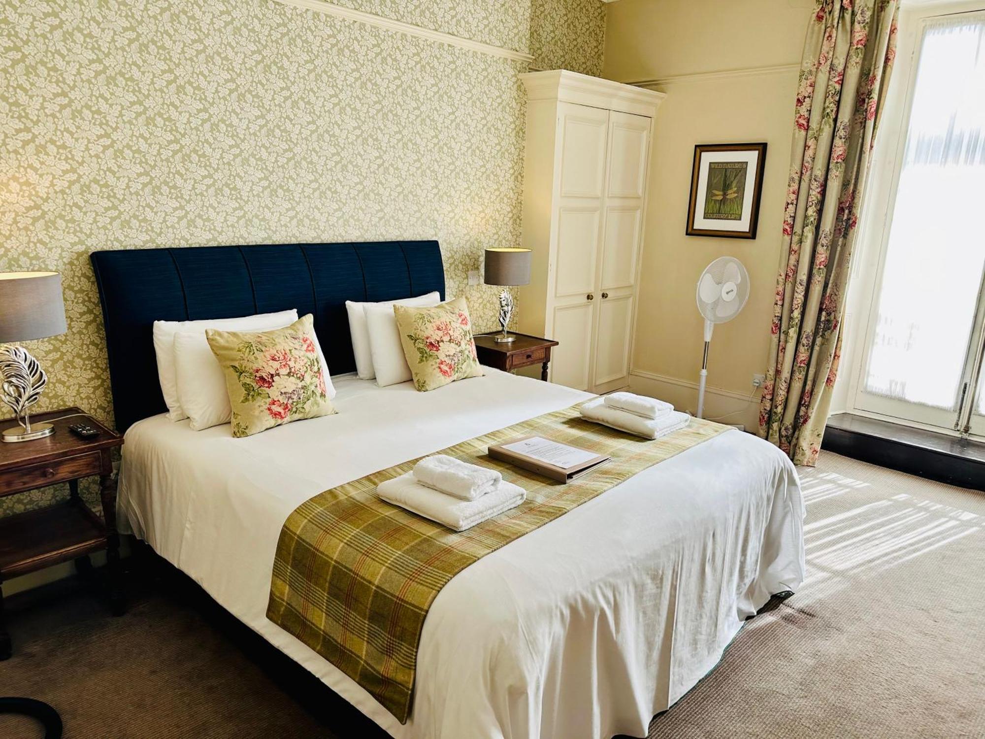 George Hotel & Granary Frome Esterno foto